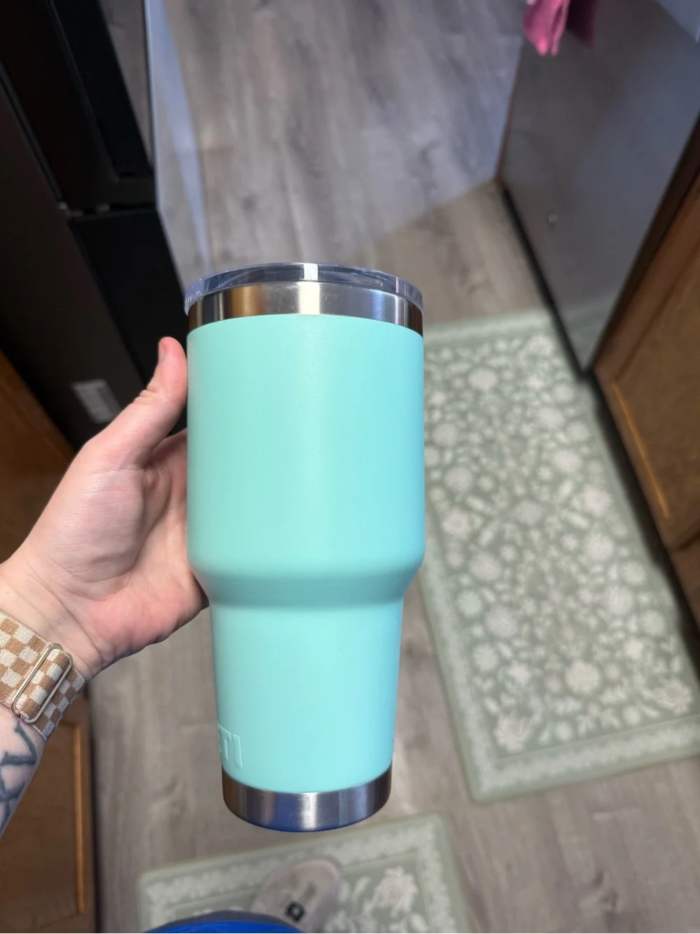 Yeti Seafoam Blue 30oz Rambler Traveling Mug with Stronghold Lid